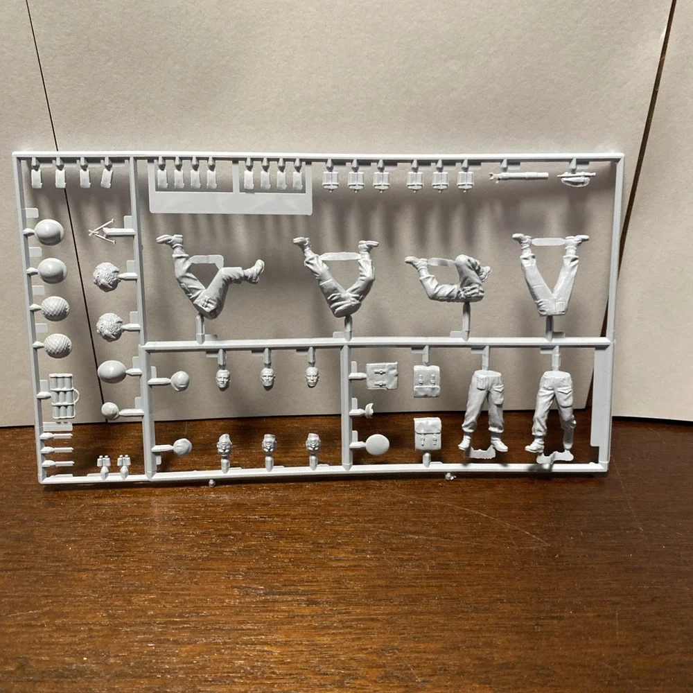 Airfix 17 Pounder‎ Anti-Tank Gun And Crew 1:32 Scale Plastic Model Kit A06361 - Picture 8 of 9